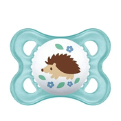 935280397---Chupeta-Bico-de-Silicone-ColeCAo-Garden-0-6-Meses-Azul---MAM_0005_Layer-1