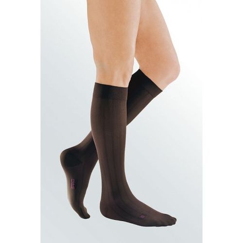 Cor: Marrom Tam: 4 COM PONTEIRA 4 Marrom Cor: Marrom Tam: 4 COM PONTEIRA 4 Marrom